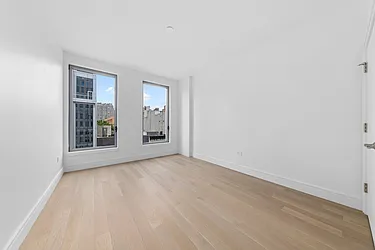 Rented by R New York