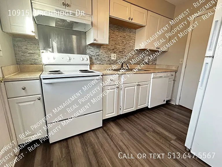 10915 Birchridge Dr — Photo 1