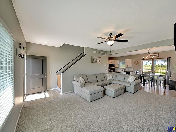 5th image of 808 W Santa Clara St