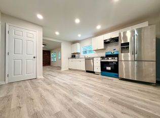 232 Poplar St, Rossville, GA 30741