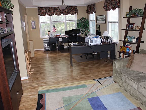 4th image of 43988 White Cedar Ln