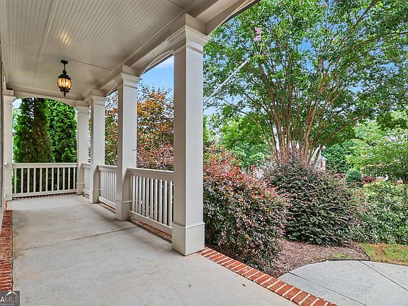 3rd image of 1762 Country Wood Dr