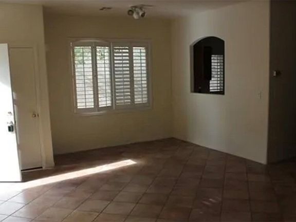 3rd image of 10021 Via Toro Ave