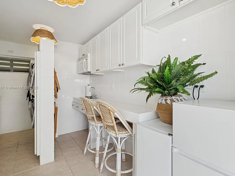 2899 Collins Ave #1025 — Photo 17