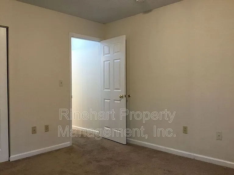 1573 Hunt Club Ct — Photo 17