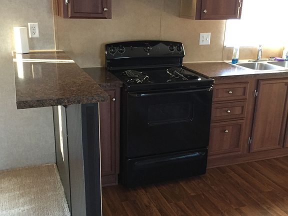 Kitchen with bar