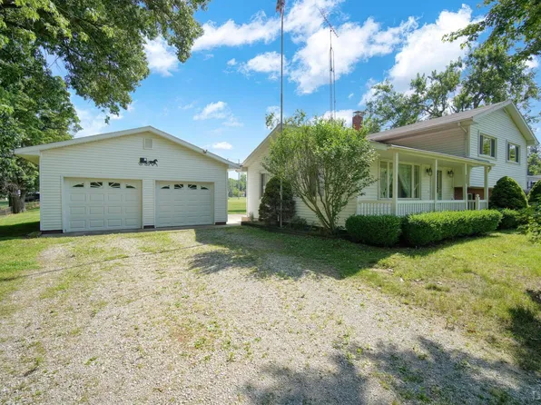 2745 E Carleton Rd, Adrian, MI 49221