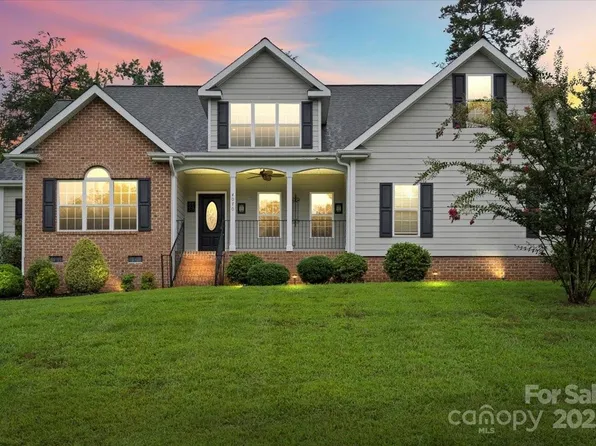 4070 Harmattan Dr, Denver, NC 28037