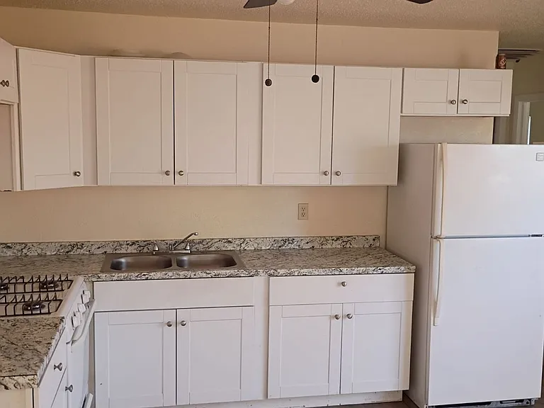 1132 Palomas Dr SE — Photo 6