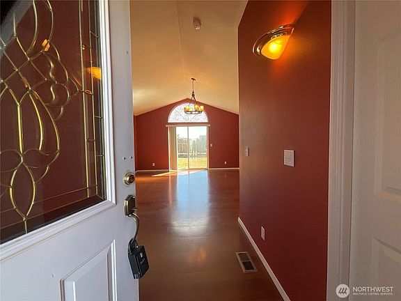 4th image of 1382 NW Kathleen Drive