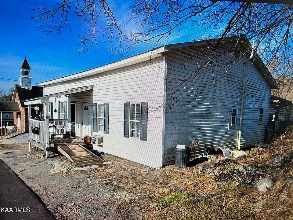 725 Chilhowee St, Harriman, TN 37748 Zillow