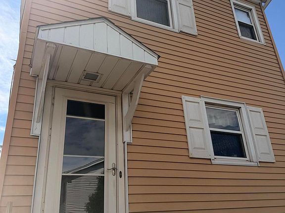 2nd image of 641 Grant St