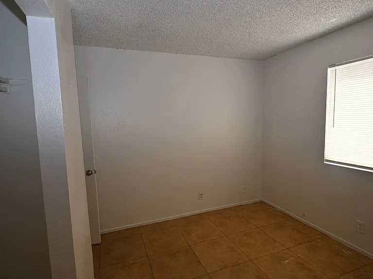 302 Eastminister Ct #A — Photo 12