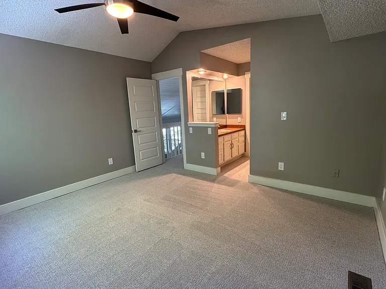 102 Hoover Ave — Photo 10