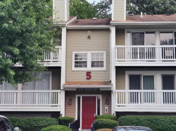 54 Kenwood Dr, Sicklerville, NJ 08081