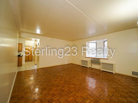 4th image of 25-66 12th St #Cc3