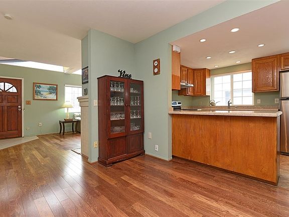 4th image of 716 Windemere Ct
