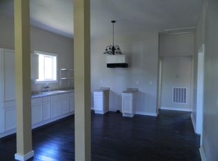 1009 Railroad St, Burns, TN 37029