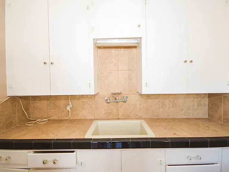 457 SW Washington Ave #8 — Photo 8