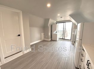 953 Montclair Ave #3, Hamilton, ON L8M 2E3