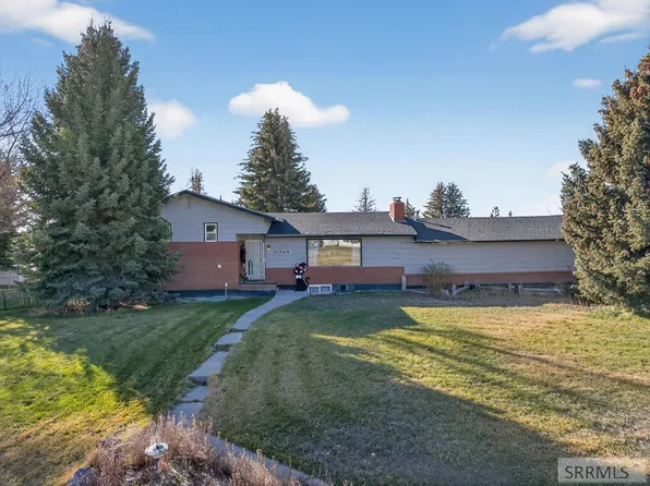 415 Sunset Dr, Moore, ID 83213