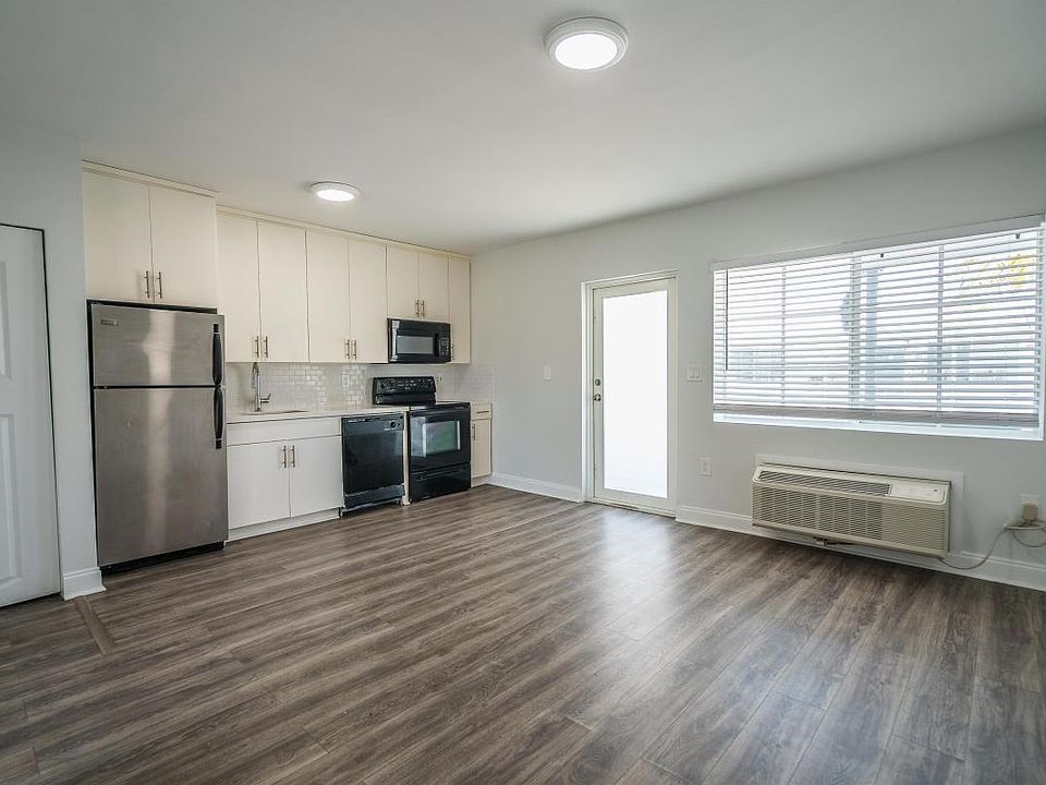 1st image of 8401 Byron Ave Unit 11-8401-11