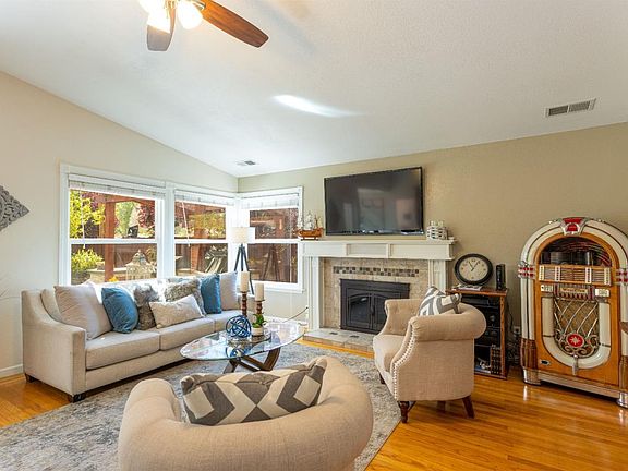3rd image of 702 Georgia Ave