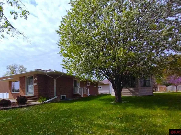 608 Main St E, Sleepy Eye, MN 56085