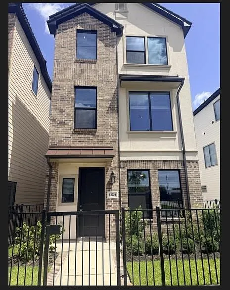 4 bed, 3.5 bath, 2164 sqft, $3,350 — Photo 1