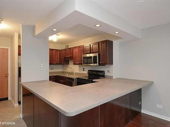 5th image of 211 E Ohio St Floor 10