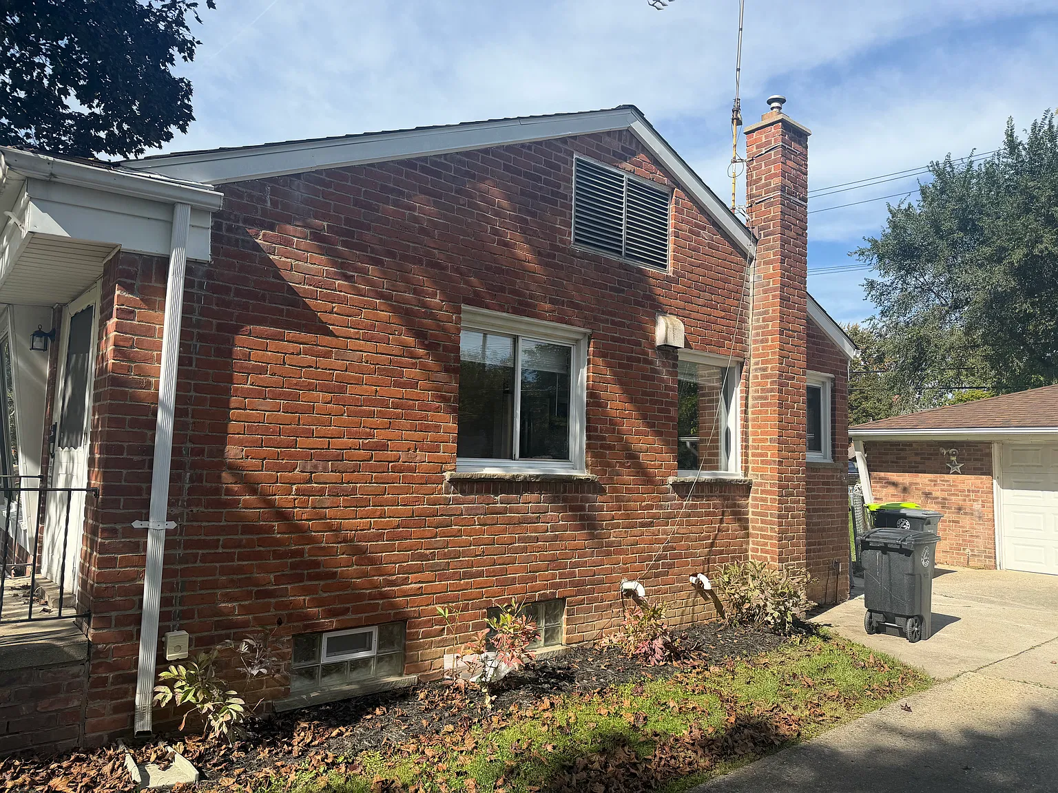 3 bed, 972 sqft, $2,300 — Photo 2