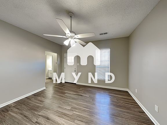 3rd image of 4583 Lindawood Ln