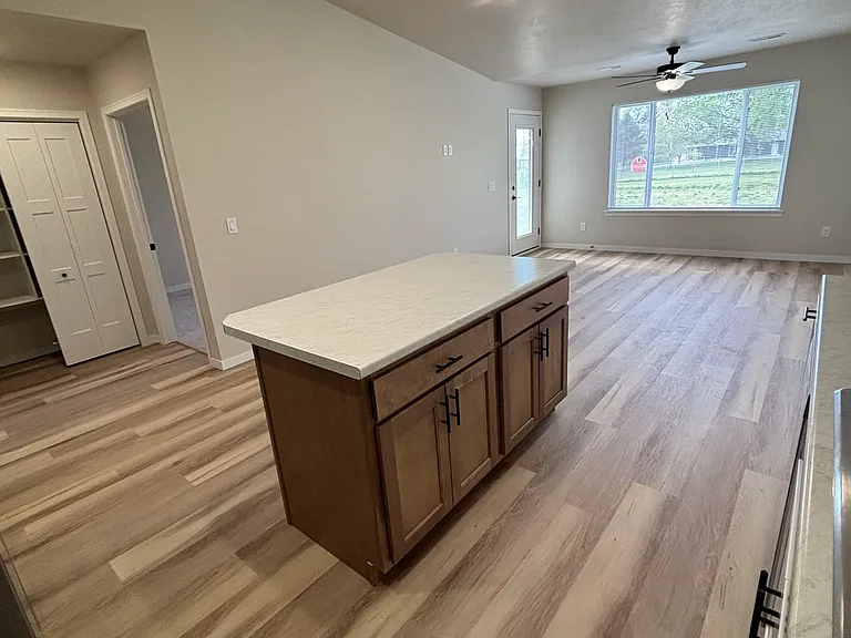 217 E Countryside Ave — Photo 24