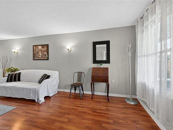 5th image of 190 Campbell Ave