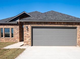 111 6th St, Elgin, OK 73538
