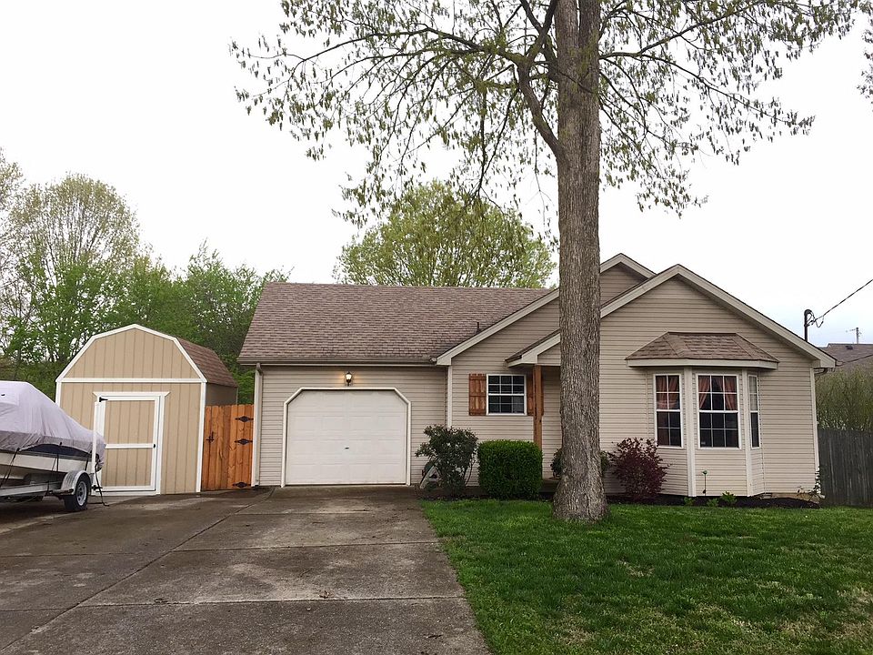 1st image of 210 Heritage Cir E