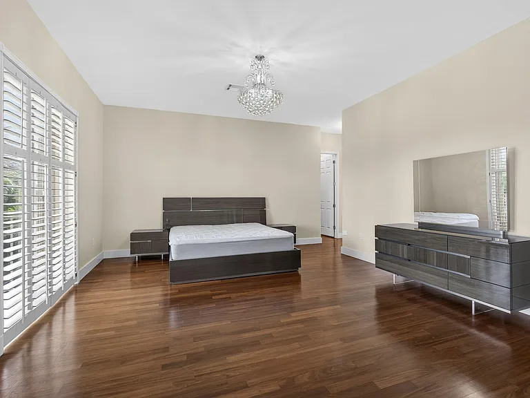 1724 Annandale Cir — Photo 40