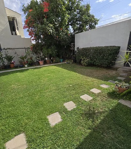 1338 S Dunsmuir Ave — Photo 3