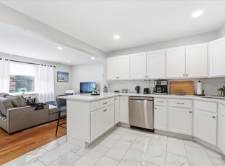 301 1st St APT 2, Hoboken, NJ 07030