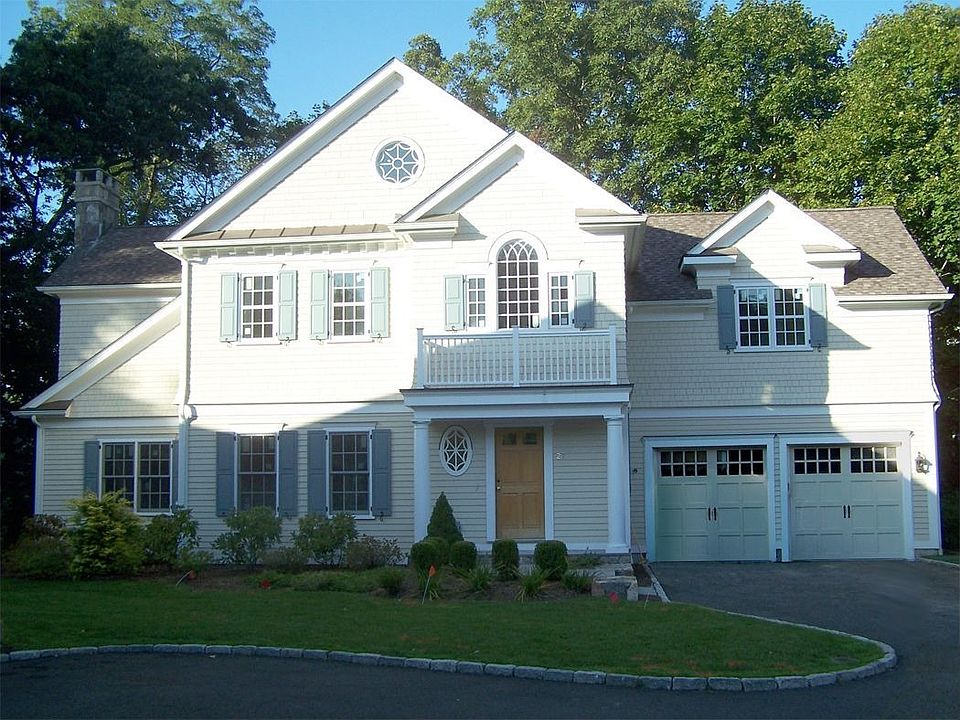 Built by one of New Canaan's most respected builders, Lecher, Inc.