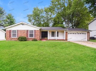 3827 Hearthstone Dr, Florissant, MO 63033