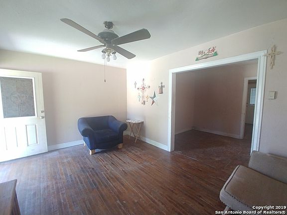 3rd image of 118 Linares St