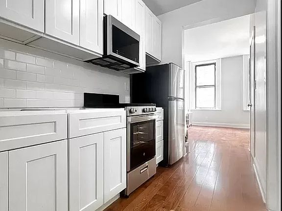 2nd image of 217 E 29th St APT 33