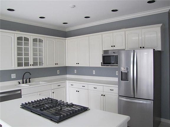 5th image of 16 Sassafras Ln