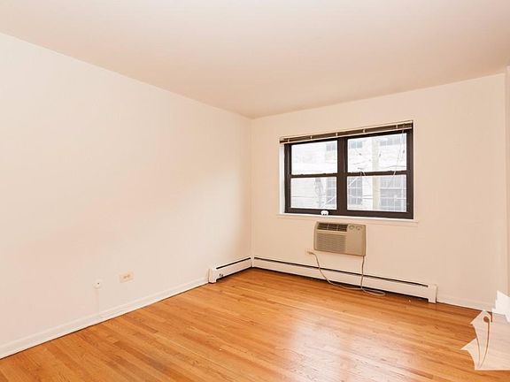 3rd image of 3160 N Cambridge Ave APT 405L