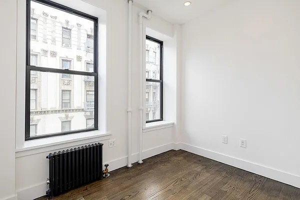 Rented by Compass | media 2