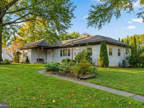 1343 Church Rd, Hershey, PA 17033