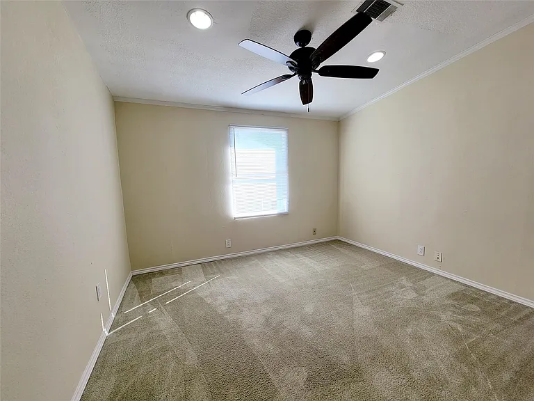 305 Paddock St #7 — Photo 20