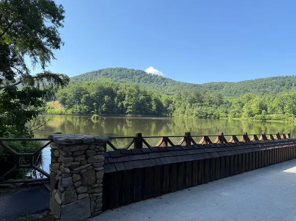 233 Stone Cliff Dr, Morganton, GA 30560