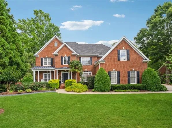 1020 Saint Michelle Dr, Alpharetta, GA 30004